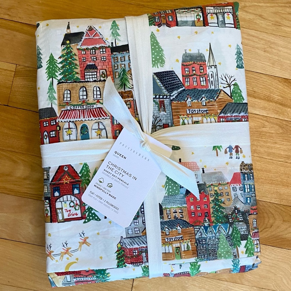 Pottery Barn RARE NEW Christmas In The City Queen sheet set